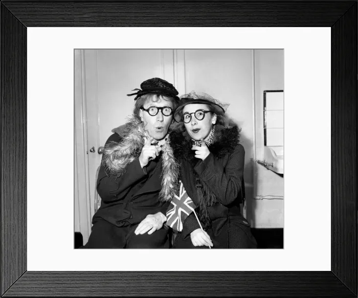Framed Print : Arthur and Anthea Askey. April 1953 D1766-001 Framed Print : Arthur and Anthea Askey. April 1953 D1766-001
