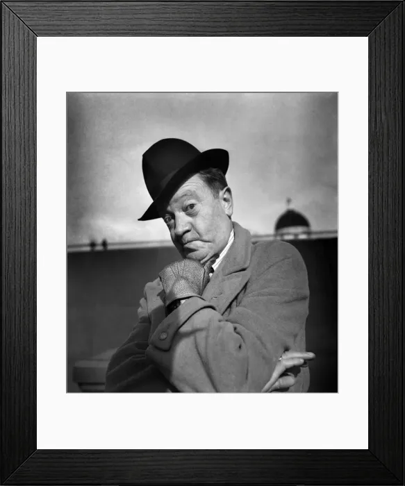 Framed Print : Actor and comedian Tommy Handley. February 1948 O11543-001 Framed Print : Actor and comedian Tommy Handley. February 1948 O11543-001