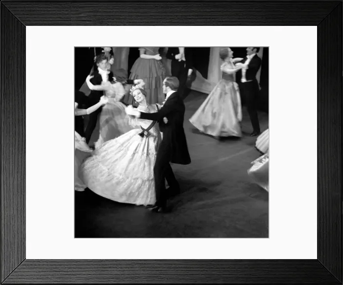 Framed Print : Anna Neagle as a young Queen Victoria with Albert Prince Consort in the musical Framed Print : Anna Neagle as a young Queen Victoria with Albert Prince Consort in the musical