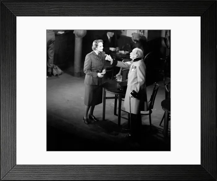 Framed Print : Anna Neagle in the musical Glorious Days'. March 1953 D1070A-001 Framed Print : Anna Neagle in the musical Glorious Days'. March 1953 D1070A-001