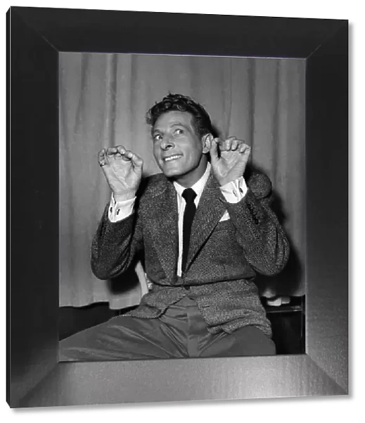U. S. actor Danny Kaye. February 1948 O11478-002