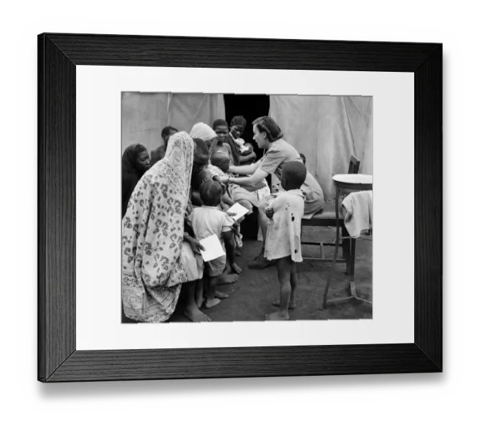 Framed Print : East African groundnuts scheme. Open air hospital at Kongwa - Sister Helen Porter with