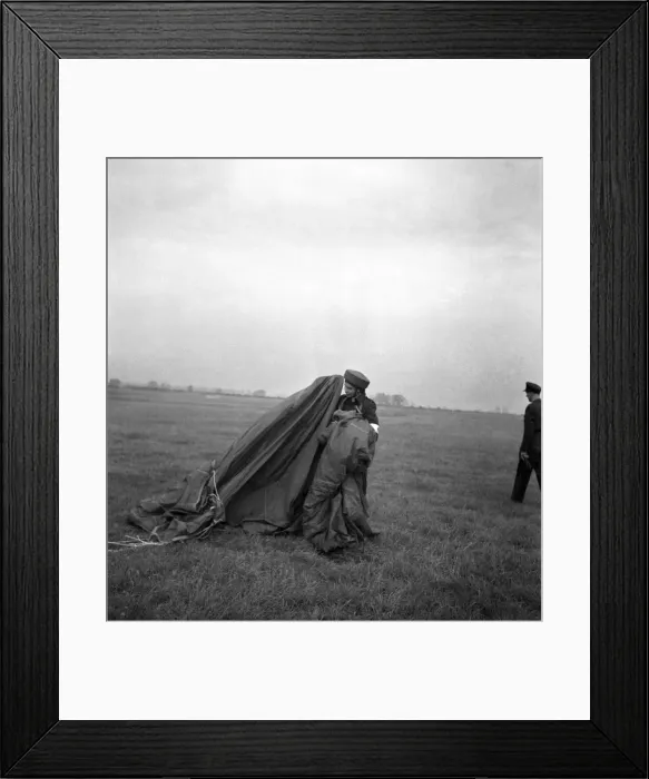 Framed Print : RAF Parachute Nurses. October 1948 O15033-004 Framed Print : RAF Parachute Nurses. October 1948 O15033-004