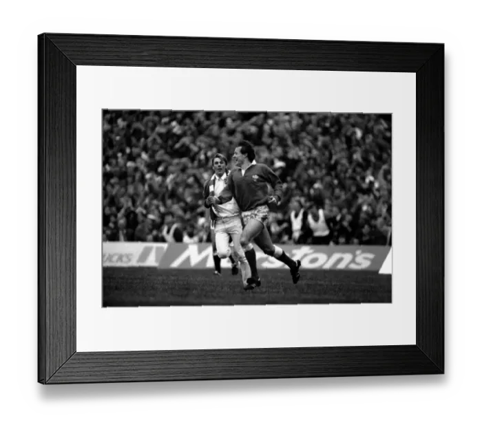 Framed Print : International Rugby Union. England v. Wales. January 1986 PR-04-106 Framed Print : International Rugby Union. England v. Wales. January 1986 PR-04-106