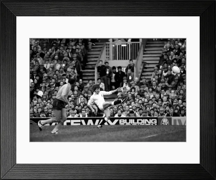 Framed Print : International Rugby Union. England v. Wales. January 1986 PR-04-054 Framed Print : International Rugby Union. England v. Wales. January 1986 PR-04-054