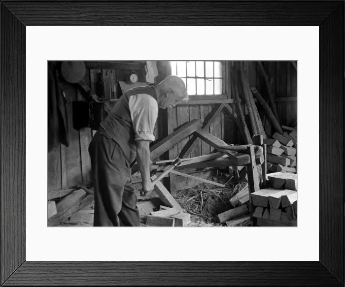 Framed Print : Workmen in a Surrey Timber Yard. October 1937 OL300S-002