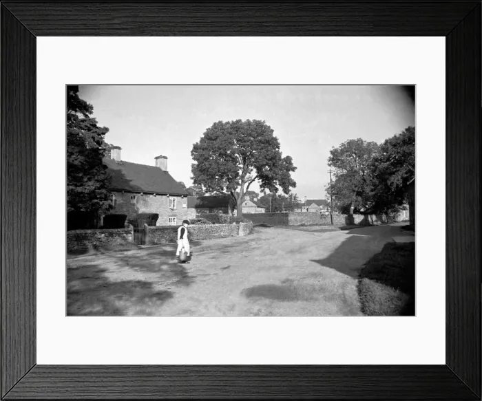 Framed Print : Scenes around a Kent village. August 1936 OL302B Framed Print : Scenes around a Kent village. August 1936 OL302B