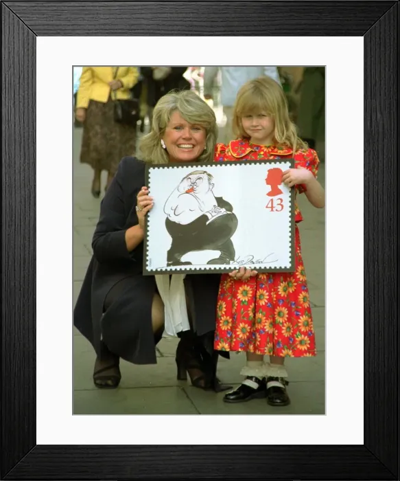 Framed Print : Tracey Dawson and Charlotte Dawson April 1998 wife Framed Print : Tracey Dawson and Charlotte Dawson April 1998 wife