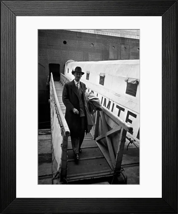 Framed Print : Sir Bede Edmund High clifford, Governor General of Trnidad ariving at south ampton