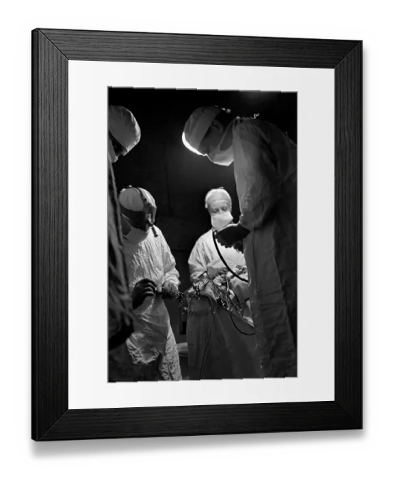 Framed Print : Hospital Operation. On girls tumour on the brain. January 1947 O6263-002 Framed Print : Hospital Operation. On girls tumour on the brain. January 1947 O6263-002