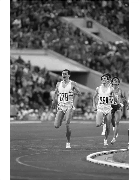 Steve Ovett GBR athlete on his way to winning gold medal in 800 metres in the Grand Arena