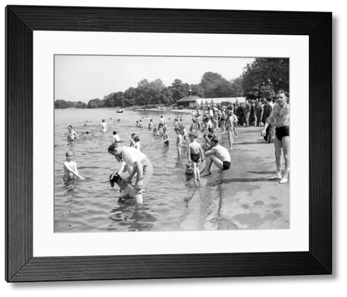 Framed Print : Serpentine Lido in May 1952 Hyde Park Framed Print : Serpentine Lido in May 1952 Hyde Park