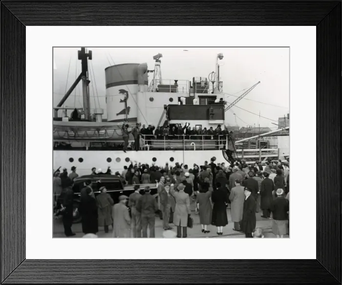 Framed Print : Antarctic expedition November 1955 Framed Print : Antarctic expedition November 1955