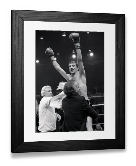 Framed Print : 1983 Boxing at Wembley. Charlie Magri vs. Eleoncio Mercedes. 15  /  03  /  1983