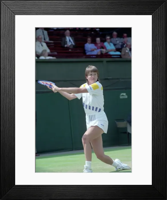 Framed Print : Wimbledon Tennis. Martina Navratilova v. Hanna Mandlikova. July 1989 89-3958-016 Framed Print : Wimbledon Tennis. Martina Navratilova v. Hanna Mandlikova. July 1989 89-3958-016