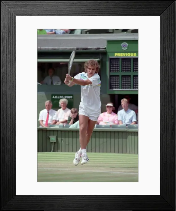 Framed Print : Wimbledon Tennis. Mats Wilander v. Christo Van Rensburg. July 1989 89-3959-007 Framed Print : Wimbledon Tennis. Mats Wilander v. Christo Van Rensburg. July 1989 89-3959-007