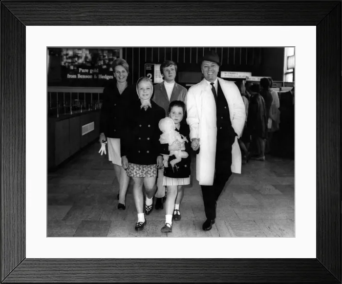 Framed Print : Richard Attenborough and his family left Heathrow Airport on for the South of France Framed Print : Richard Attenborough and his family left Heathrow Airport on for the South of France