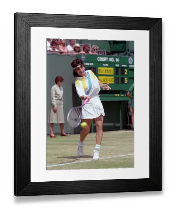 Framed Print : Wimbledon Tennis. Arantxa Sanchez-Vicario v. Lori McNeill. July 1989 89-3964-004 Framed Print : Wimbledon Tennis. Arantxa Sanchez-Vicario v. Lori McNeill. July 1989 89-3964-004