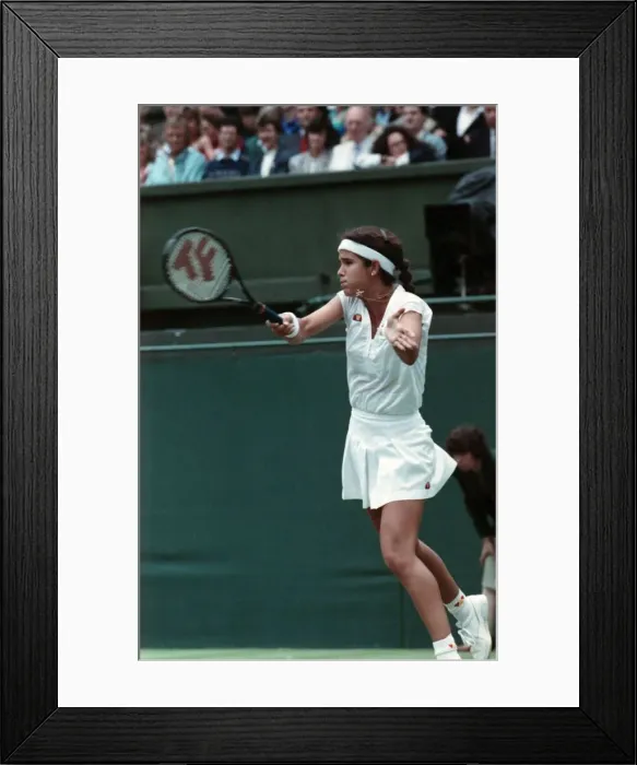 Framed Print : Wimbledon Tennis. Graf v. Fernandez. June 1988 88-3442-015