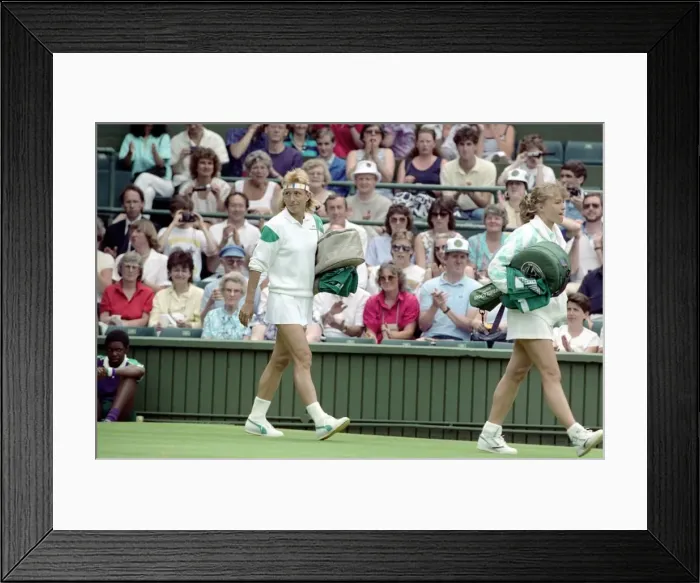 Framed Print : Wimbledon. Martina Navratilova v. Sabrina Goles. June 1988 88-3316-050 Framed Print : Wimbledon. Martina Navratilova v. Sabrina Goles. June 1988 88-3316-050