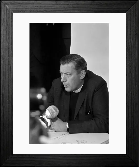 Framed Print : Northern Ireland August 1969. Reverend Ian Paisley gives a press conference