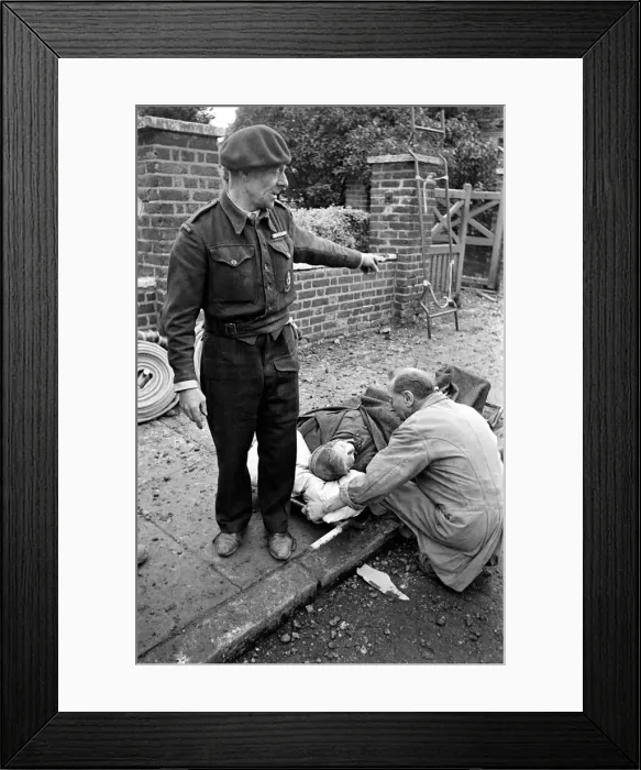 Framed Print : Flying bomb damage to Mr and Mrs. Taylors House in College Road Bromley Kent