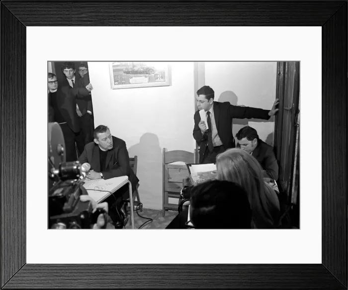 Framed Print : Northern Ireland August 1969. Reverend Ian Paisley gives a press conference Framed Print : Northern Ireland August 1969. Reverend Ian Paisley gives a press conference