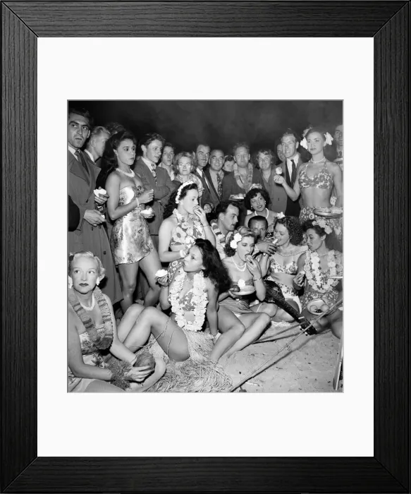 Framed Print : Felix Mendelssohn holds midnight beach party for Pulu Moe who has been with his band for