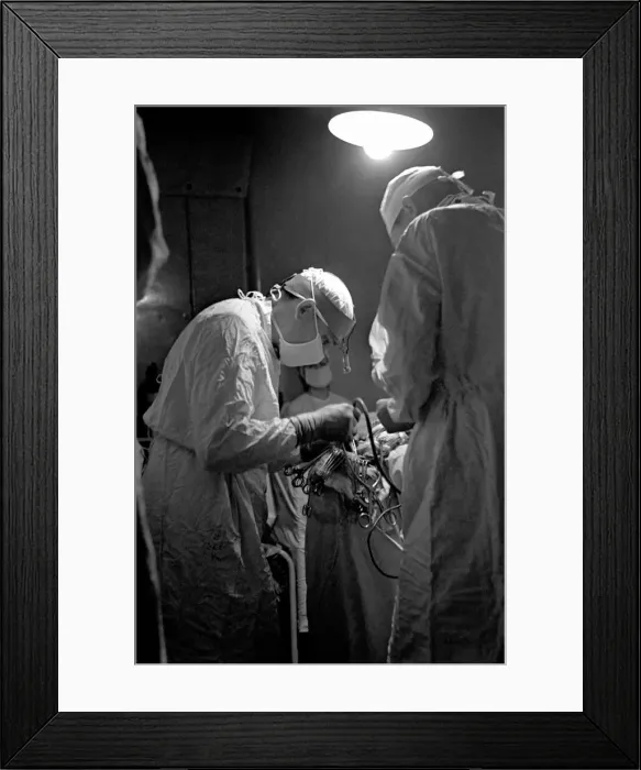 Framed Print : Hospital Operation. On girls tumour on the brain. January 1947 O6263-001