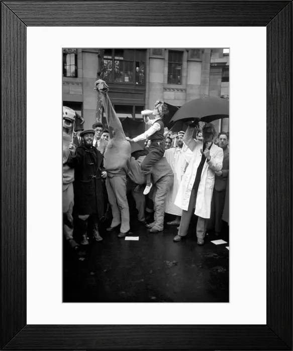 Framed Print : London University students Rag'. October 1952 C5183-002 Framed Print : London University students Rag'. October 1952 C5183-002