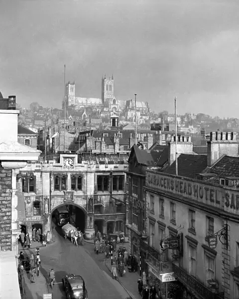 Lincoln - Stonebow Arch and Cathedral. January 1953 C6419-002