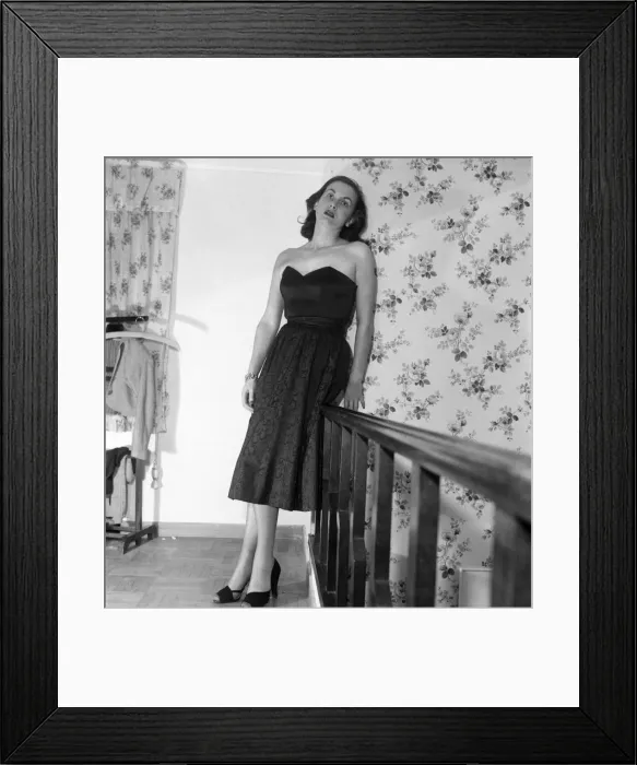 Framed Print : Sonia Holm - Actress. December 1952 C6057c-001 Framed Print : Sonia Holm - Actress. December 1952 C6057c-001