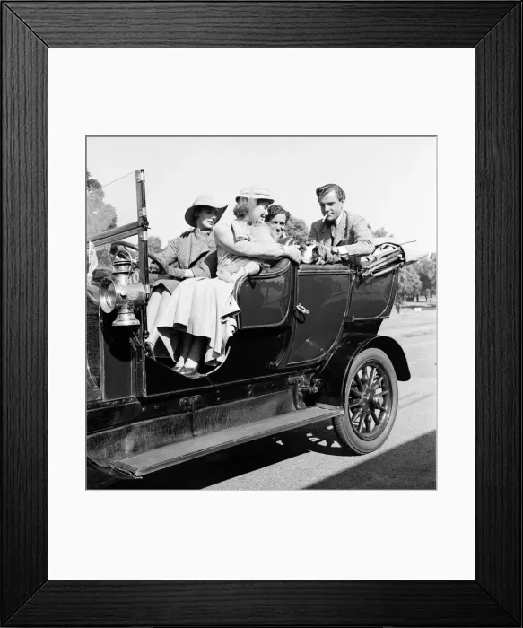 Framed Print : Filming of Genevieve L - R Kay Kendall - Dinah Sheridan Framed Print : Filming of Genevieve L - R Kay Kendall - Dinah Sheridan