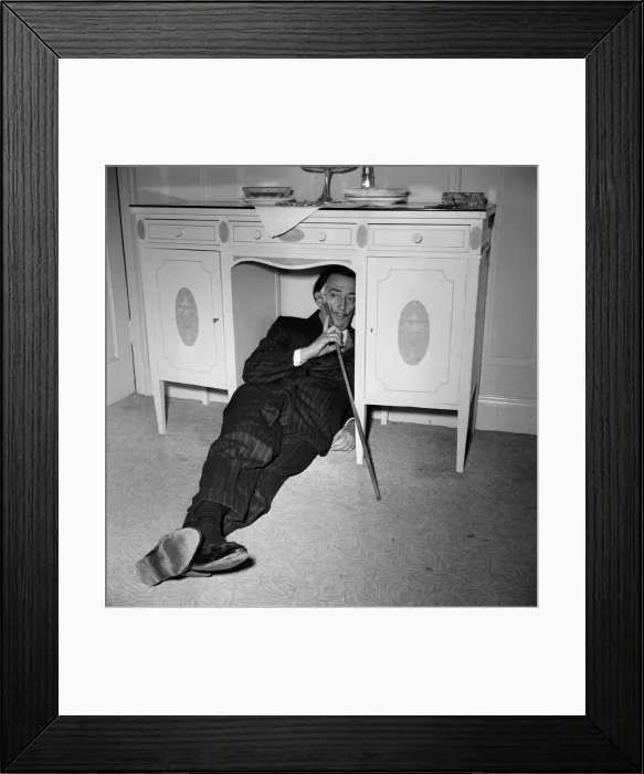 Framed Print : Salvador Dali in London 1959 Dalis paintings Framed Print : Salvador Dali in London 1959 Dalis paintings