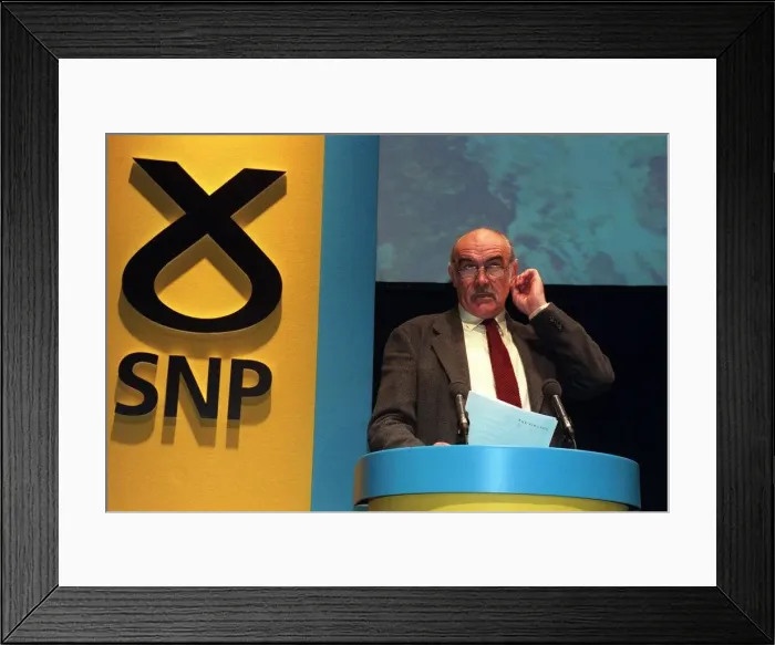Framed Print : Actor Sean Connery April 1999 speaking at SNP party rally Framed Print : Actor Sean Connery April 1999 speaking at SNP party rally