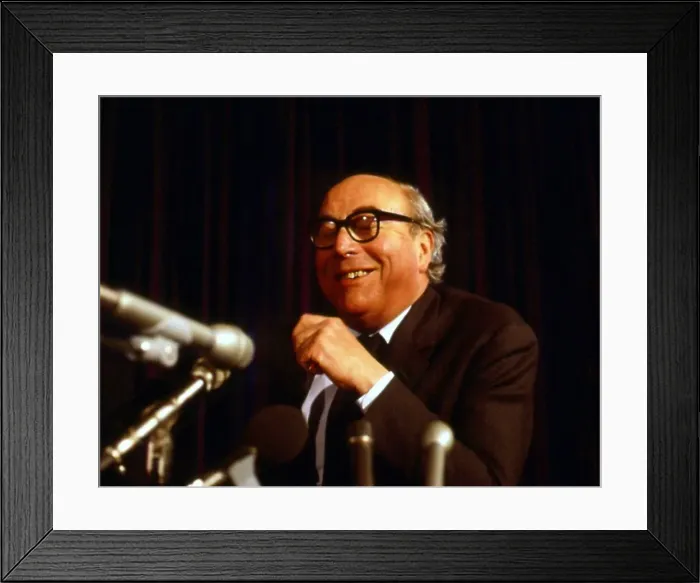 Framed Print : Roy Jenkins making victory speech March 1982 Framed Print : Roy Jenkins making victory speech March 1982