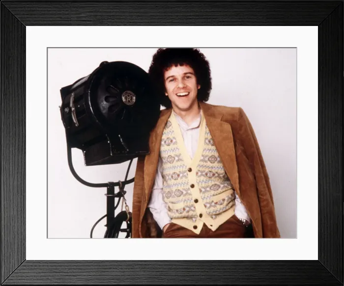 Framed Print : Leo Sayer singer 1980 Framed Print : Leo Sayer singer 1980