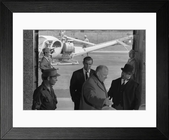 Framed Print : Film Goldfinger 1964 Sean Connery as James Bond 007 with Gerte Frobe as Goldfinger with Framed Print : Film Goldfinger 1964 Sean Connery as James Bond 007 with Gerte Frobe as Goldfinger with