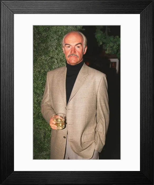 Framed Print : Waxwork model of Sean Connery at Madame Tussauds May 1998 Framed Print : Waxwork model of Sean Connery at Madame Tussauds May 1998