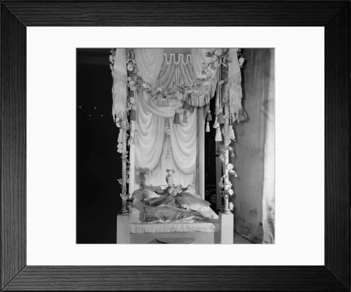 Framed Print : Roller skating star Gloria Nord as Sleeping Beauty Framed Print : Roller skating star Gloria Nord as Sleeping Beauty