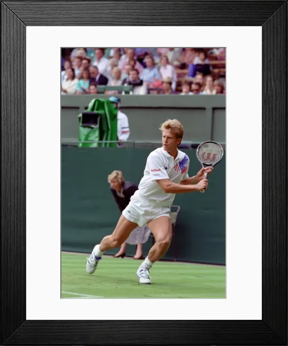 Framed Print : All England Lawn Tennis Championships at Wimbledon Mens Singles Second Round match Framed Print : All England Lawn Tennis Championships at Wimbledon Mens Singles Second Round match