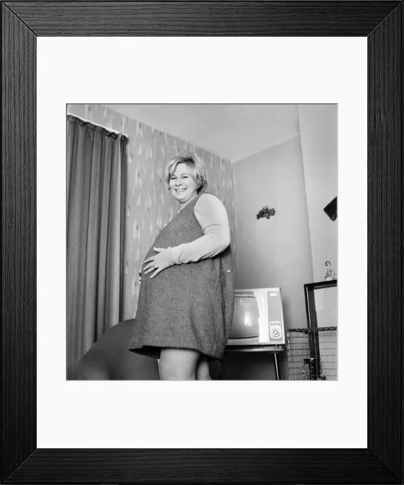 Framed Print : Mrs. Jennifer Wood of The Stow, Harlow, Essex is more than 12 months pregnant Framed Print : Mrs. Jennifer Wood of The Stow, Harlow, Essex is more than 12 months pregnant