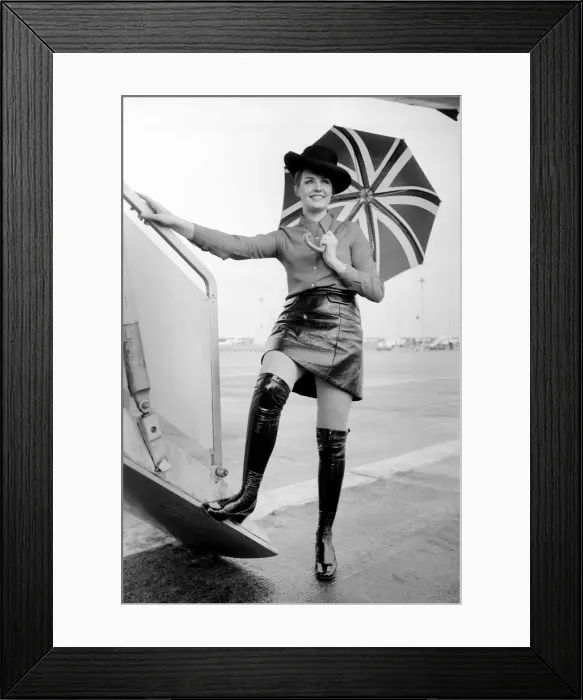 Framed Print : The Miss World'contestants are arriving at Heathrow Airport to take part in