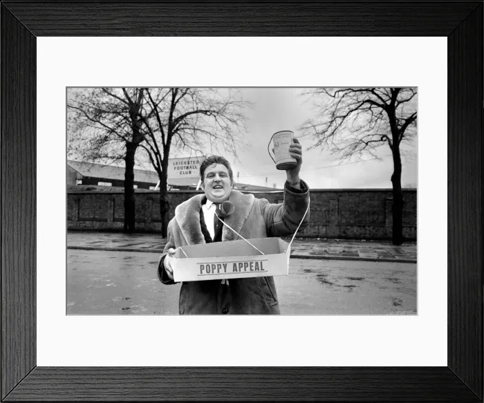 Framed Print : Poppy seller Joe McGarry. November 1969 Z10812 Framed Print : Poppy seller Joe McGarry. November 1969 Z10812