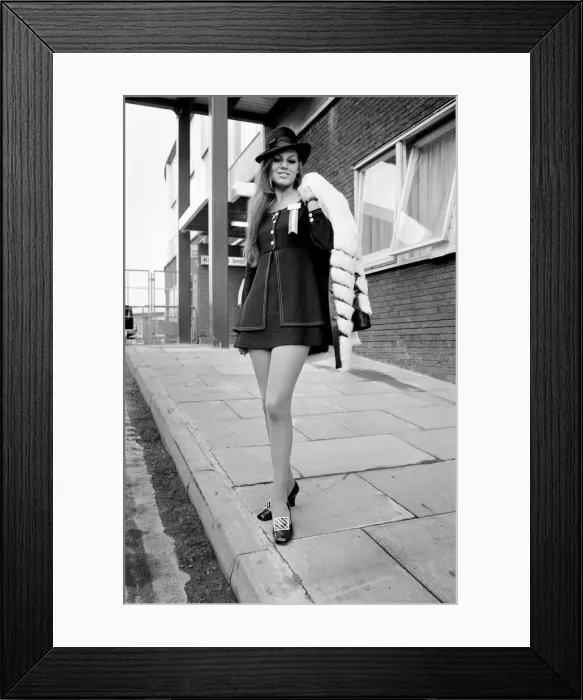 Framed Print : The Miss World'contestants arriving at Heathrow Airport to take part in Framed Print : The Miss World'contestants arriving at Heathrow Airport to take part in