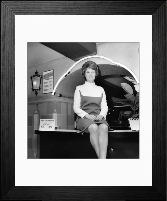 Framed Print : Scottish singer Moira Anderson at the London Palladium during the Royal Variety show