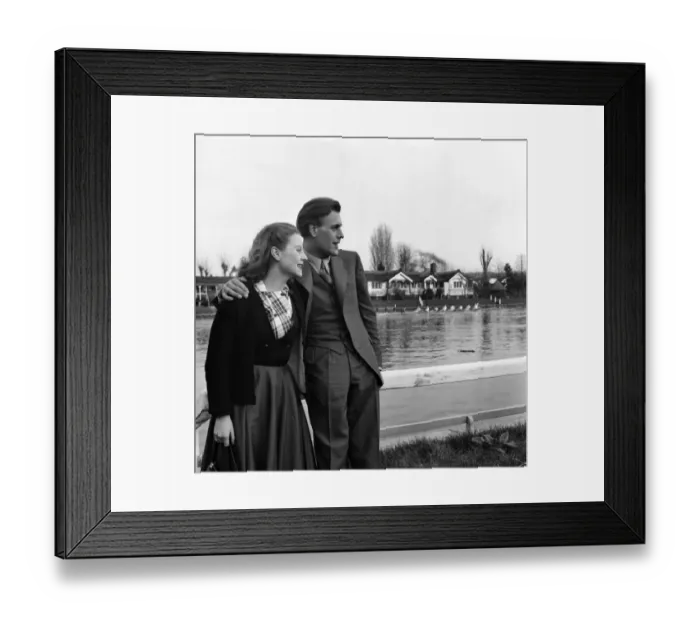 Framed Print : Artist couple Richard and Pat Larter by the lake in the local park Framed Print : Artist couple Richard and Pat Larter by the lake in the local park