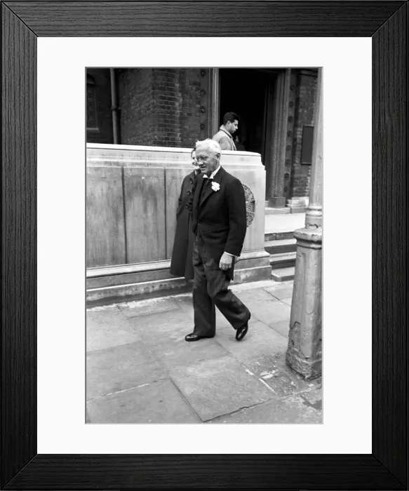 Framed Print : The bride and groom leaving the Greek orthodox Church in Moscow Road, Bayswater, today Framed Print : The bride and groom leaving the Greek orthodox Church in Moscow Road, Bayswater, today