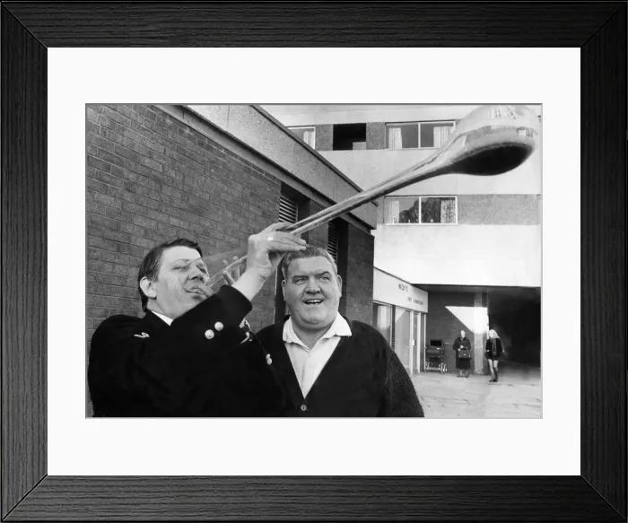 Framed Print : Champion yard of ale'drinker with a member of the HMS Bristol crew
