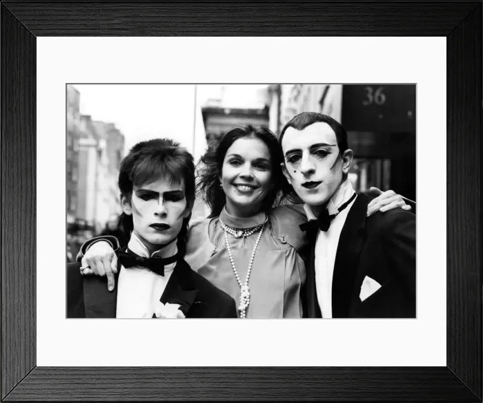Framed Print : Fashion - Misc. : Vivs snob shop. Starlet Viviane Ventura Framed Print : Fashion - Misc. : Vivs snob shop. Starlet Viviane Ventura